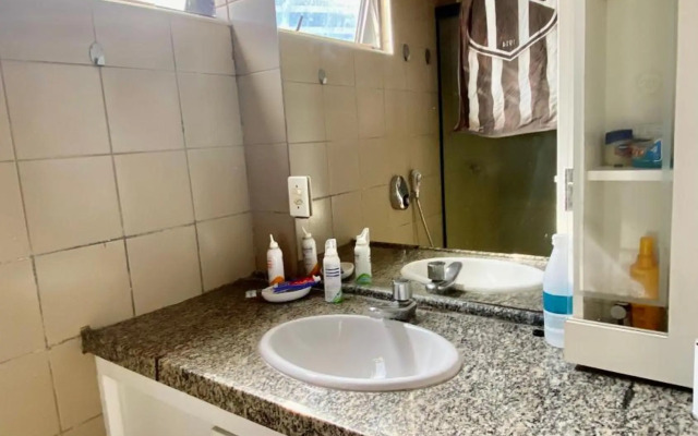 Apartamento vista mar, 2 Suítes, WC Social,2 vagas