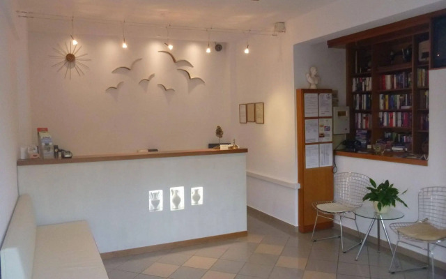 Ermis Suites