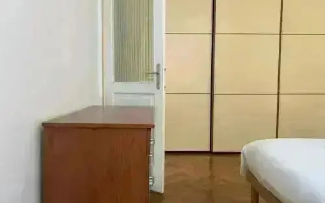 Flat Belpoggio 13