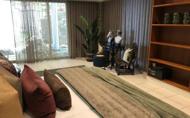 Clifton YOLO Spaces – Clifton Mansion Villa