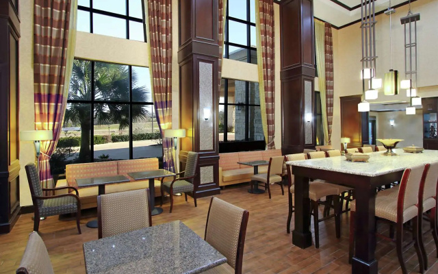 Hampton Inn & Suites Buffalo