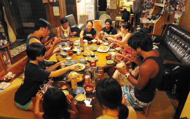Hotel Hibiscus - Hostel