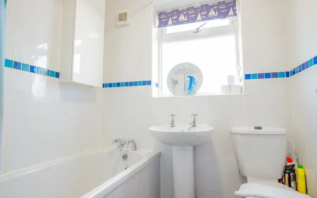 Host Stay Manfield Avenue