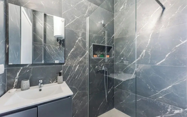 Central Main Square 2