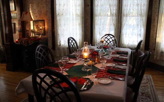 Auberge Taylor Manor