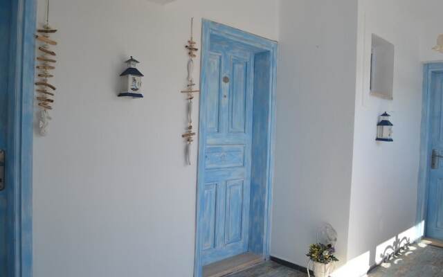 Lapis Port Surf Hotel