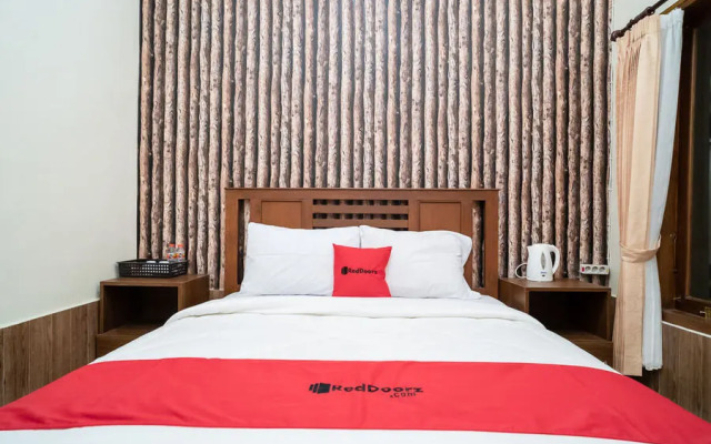 RedDoorz Near Transmart Lombok Mataram