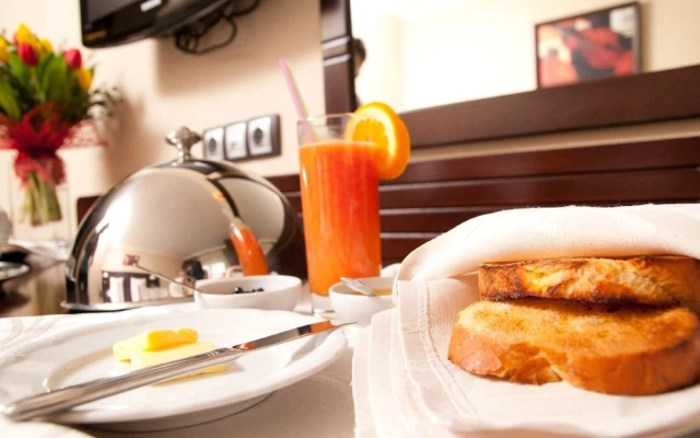 Hotel Rapsodia City Center