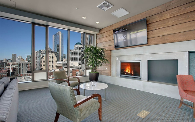 Ferris Wheel Waterfront Apartments By Barsala
