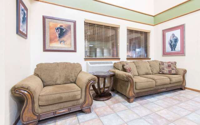 Super 8 by Wyndham Buffalo