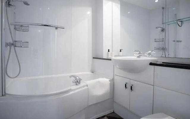 Beach View - 2 Bedroom Apartment - Llanelli