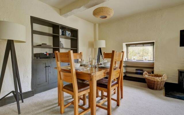 Provincial Holiday Home at Elterwater near River Brathay