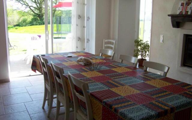 Gîte La Roche-sur-Yon, 5 pièces, 10 personnes - FR-1-426-157