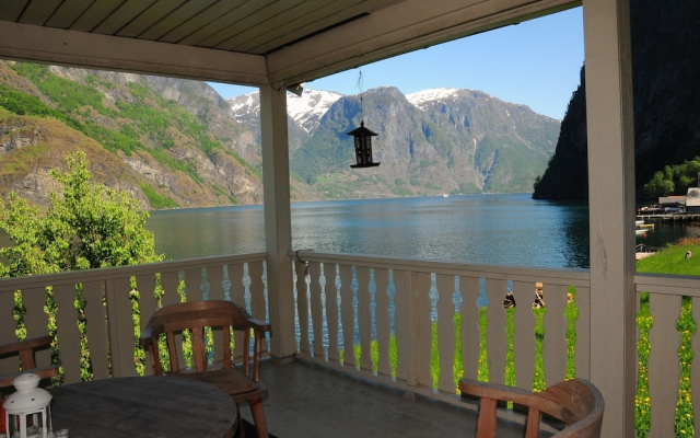 Visit Undredal