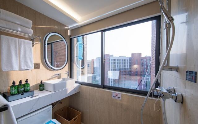 shenzhenshijinyuehuayuanjiudian