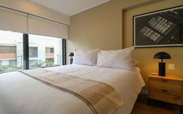 w Prestigious 2BR w Balcony Near Larcomar