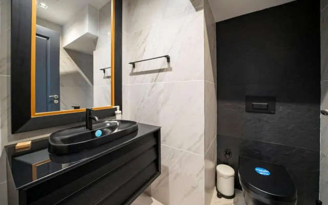 Superior, classy residence,7/24 Security,2 bedroom ( Benesta 205 )