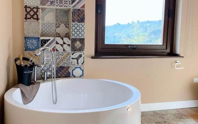 Leano Agriresort - Deluxe Double Room