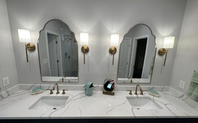 Dolphin Watch 3 Bedroom Townhouse by RedAwning