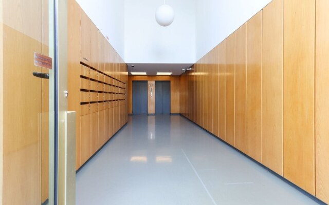 Modern & Bright Avenidas Novas II by Homing