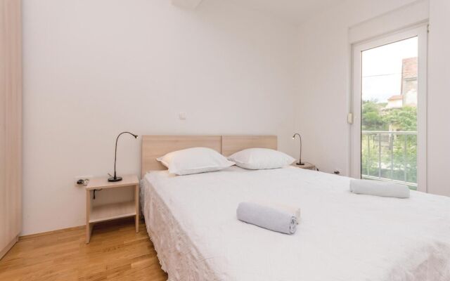 Nice Apartment in Maslenica With 2 Bedrooms and Wifi