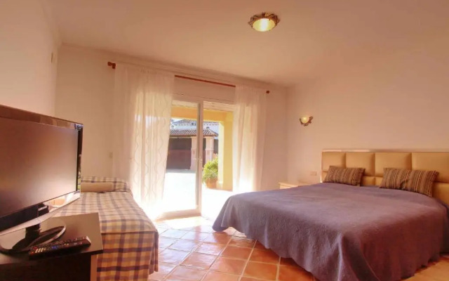 1077 beach villa el paraiso