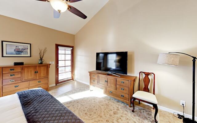 Inviting Central Scottsdale Stunner - 5 Br Home