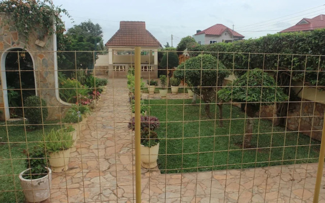DeeGold Guest Home