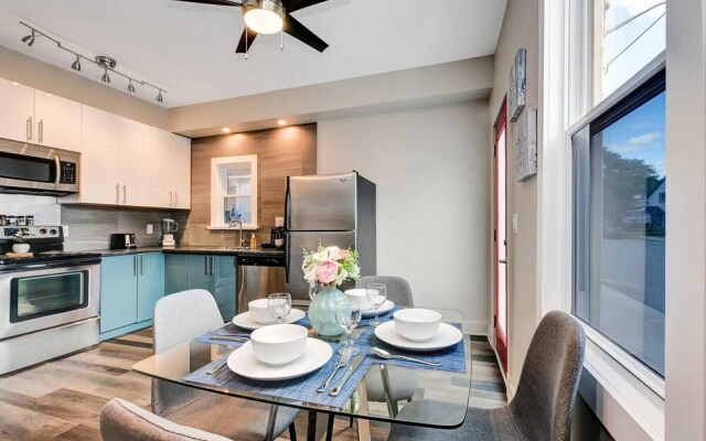Newly Renovated - Spacious 1BR - Near Downtown