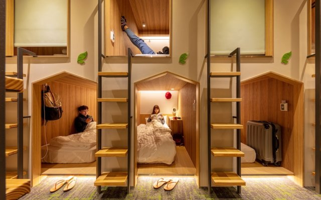 CHO Stay Capsule Hotel - Taoyuan Airport T2