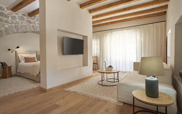 Mandraki Beach Resort
