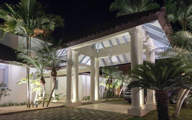 7 Bedrooms Luxury Colonial Villa Complete New 2017