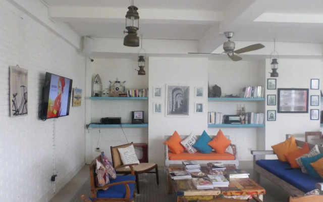 Paras Paros Marina Lodge