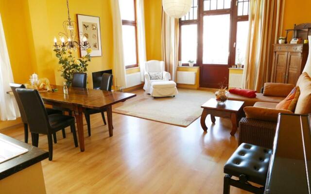 Villa Medici App_ 02