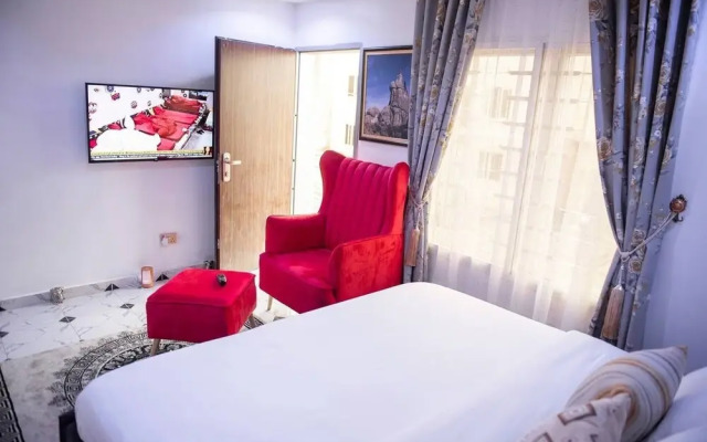 Furnished 3 Bedrooms Apartment With Wifi