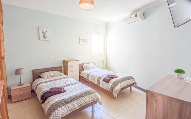 Holiday Hub Gozo - Rooftop Jacuzzi & Pool - 3 Bedrooms