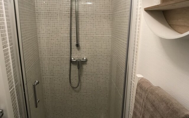 Bel Appartement Avec Cour Privative