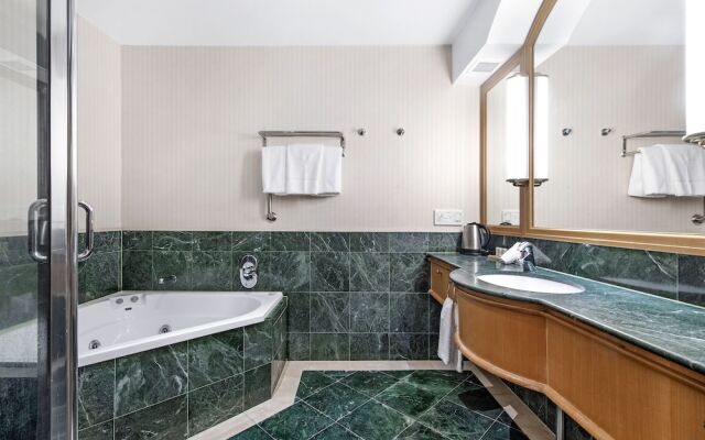 Oaks 16th Level Suite with Ocean Views