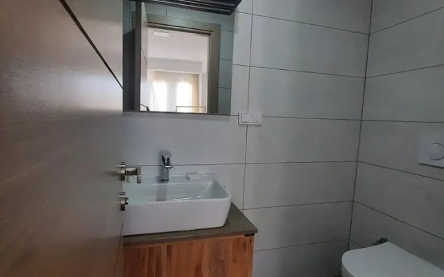 Adil Otel