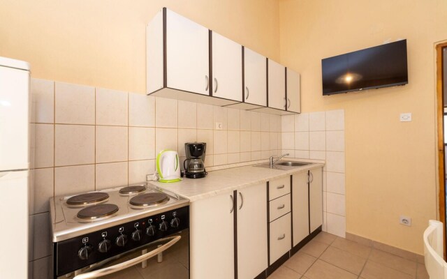 Beautiful Apartment in Razanac With 2 Bedrooms and Wifi