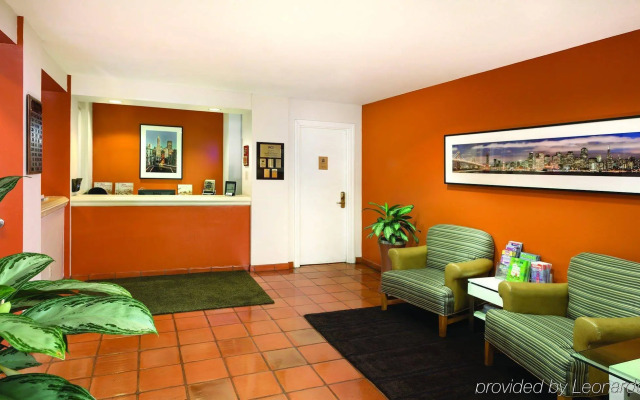 Suites At Fishermans Wharf