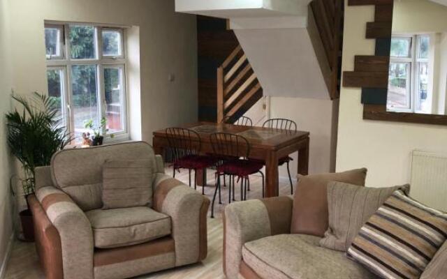 Treetops flat2 Hall Green B28