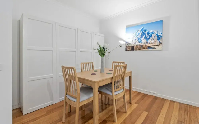 Perfect 2-bed Inner-city Home With Pool & BBQ Area