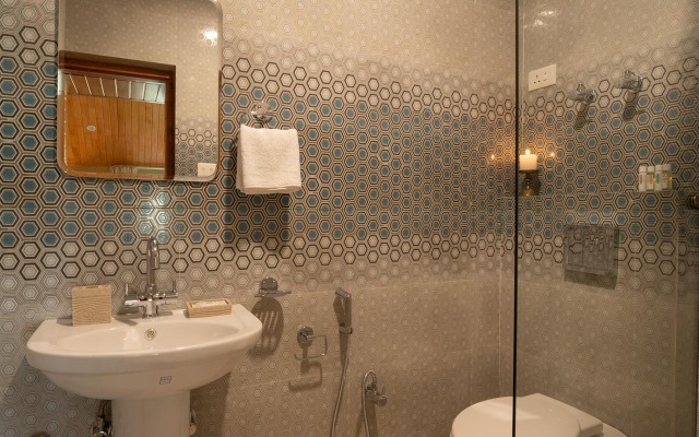 LohonoStays The White House at Zaznar