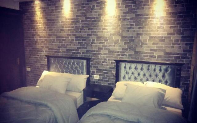 Castle Hotel - Hostel