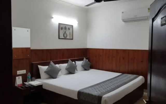 Shri Sai Guest House - Opp Azadpur Main Mandi