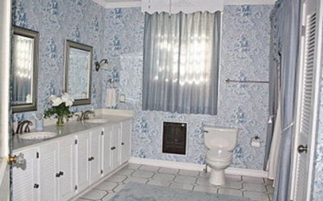Mountain Laurel Bed & Breakfast