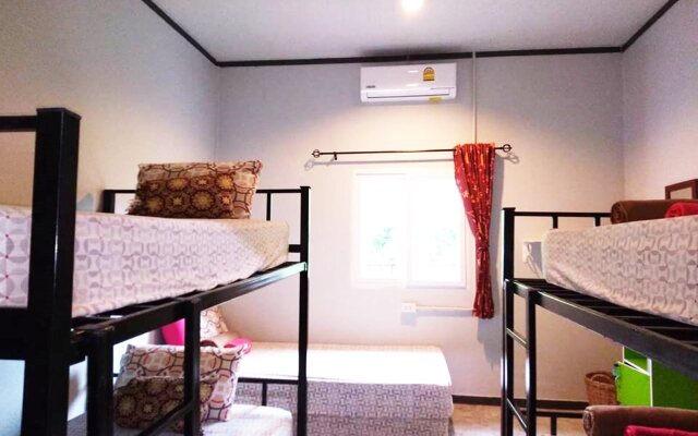 Nisarine Homestay @ Koh Klang - Hostel