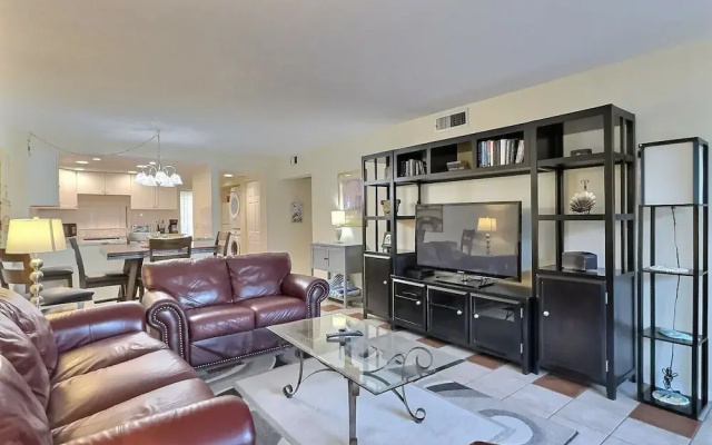 Bay Oaks - E53