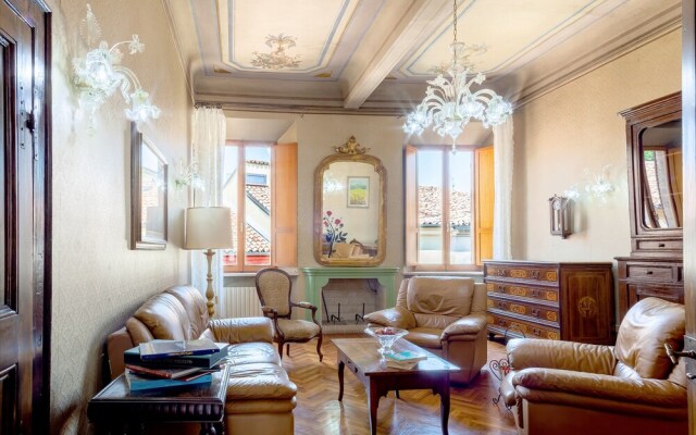 Exclusive Palazzo Schifanoia Apartment